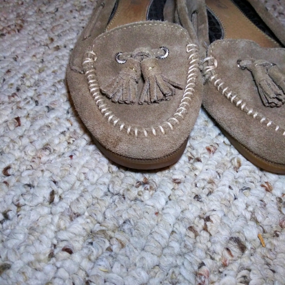 Sperry Tan Suede Tasseled Loafer - Picture 5 of 8